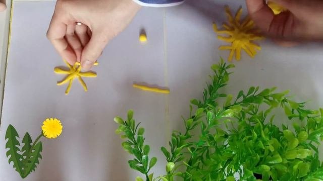 Ліпимо з легкого пластиліну. Ліпимо Кульбабу. Цікаво навчатися