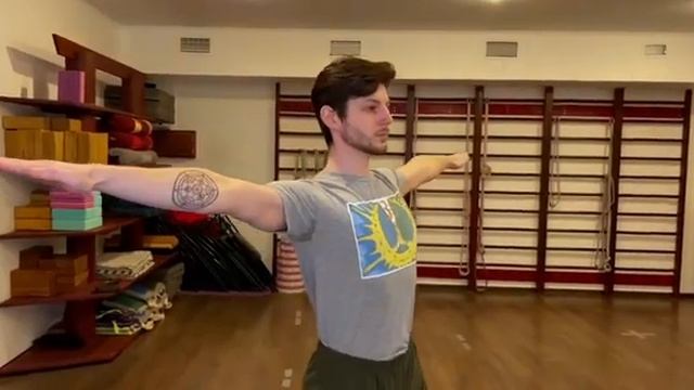 Алексей Максимов преподаватель Айенгара йоги в Санкт-Петербурге в Аштанга йога центре