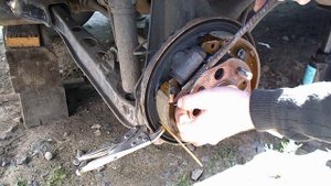 Замена тормозных колодок,задних.Honda CR-V 96 г.