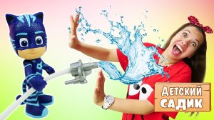 Кэтбой и Бен 10 готовят смузи: Детский садик Капуки Кануки - Видео для детей про игрушки