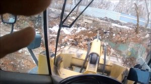 КАК УПРАВЛЯТЬ ПОГРУЗЧИКОМ LW300F ПРИ ПОГРУЗКЕ МАШИН