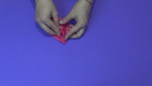 Как сделать тюльпан из бумаги. Оригами.