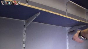 Устанавливаем полки в Гараже. Вешаем баннеры. Открываем посылку.