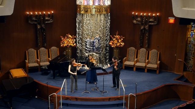 Antonin Dvorak - 4 miniatures, Op. 75a for 2 Violins and Viola смотреть онлайн