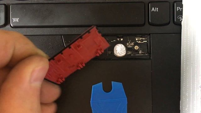 Lenovo P52 removal of Touchpad button for Keyboard replacement смотреть онлайн