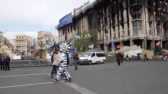 Майдан Независимости в Киеве: апрель 2014 смотреть онлайн