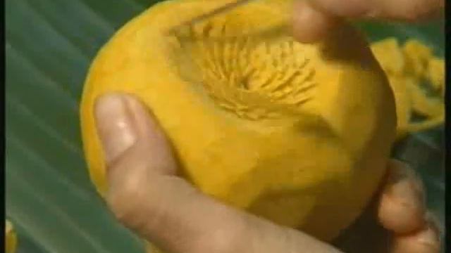 Gardenia Carving by Master Carver Wan Hertz - Siam Carving Academy смотреть онлайн