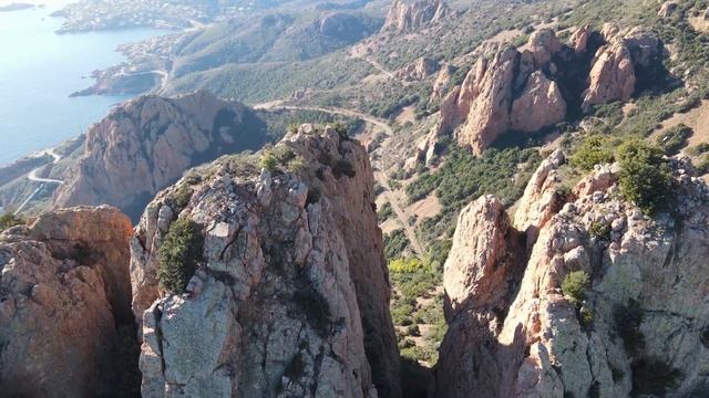 Var, Massif de l'Estérel , drone 4k, plage / French Riviera смотреть онлайн