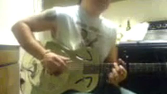 superrav4 plucks "here comes the sun" смотреть онлайн