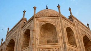 Visiting Taj Mahal, Mausoleum in Agra, India