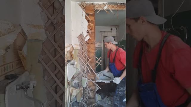Демонтаж деревянных стен в квартире - 2. Снос стен. Подготовка квартиры к ремонту