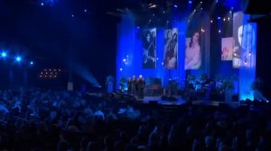 Wynonna, Gaither Vocal Band & Larry Strickland Perform "How Great Thou Art" | CMT