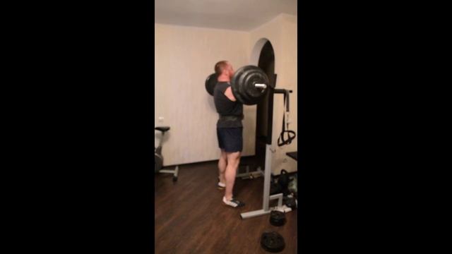 ФРОНТАЛЬНЫЙ ПРИСЕД 130 КГ смотреть онлайн