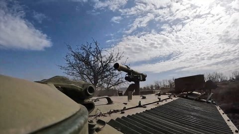 Минобороны показало видео о работе противотанковых комплексов на Украине / События на ТВЦ