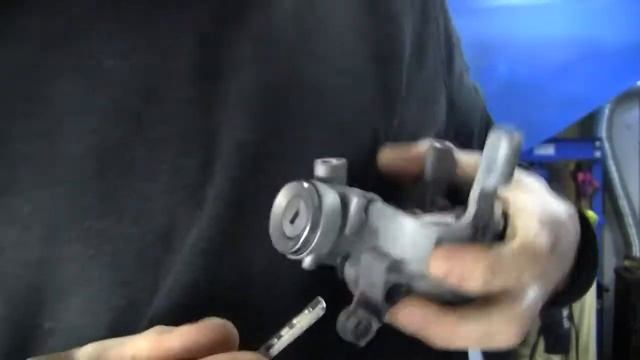 Секрет !!! Как поменять замок на VOLVO/Замена личинки замка зажигания/ смотреть онлайн