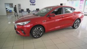 Заглянул в красивящий китайский лифтбек JAC J7