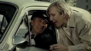 Горожане (1975) - "А в Организации Объедененных Наций ты не заседаешь?"