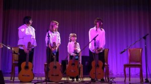 В. Козлов полька "Топ, топ, топ" исполняет ансамбль гитаристов