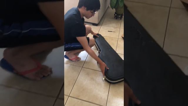 Unboxing of a rare 2003 Fender Stratocaster USA Floyd Rose Classic by Kerwin Pasia смотреть онлайн