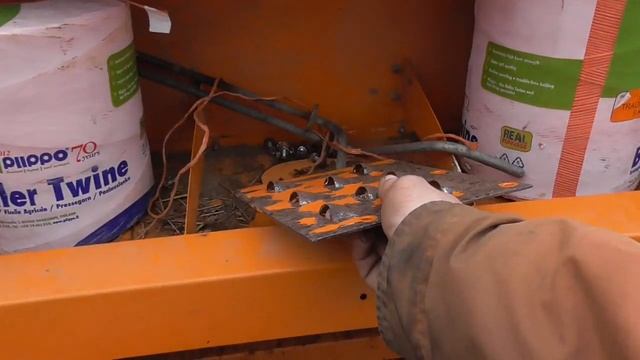 Ремонт Пресс Подборщика WARTSILA ( RIVIERRE-CASALIS ) ! Демонтаж Поршня ! 1 часть
