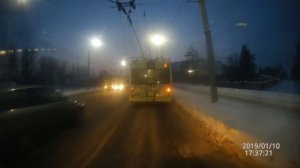 Троллейбус - сход токоприёмника на автоматической стрелке - Могилёв