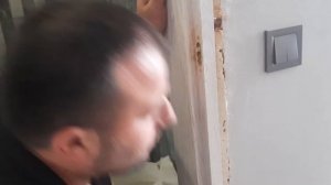 Установка ответной планки на межкомнатные двери.