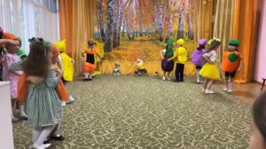 Танец -вход на осенний утренник. 2023г.