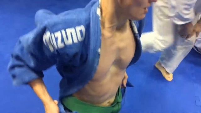 День борьбы в клубе Джиу-Джитсу смотреть онлайн