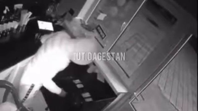 Человек ворует деньги смотреть онлайн