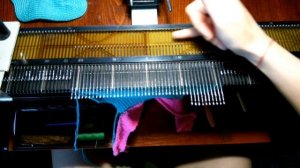 Вяжем носочки. Носки на вязальной машине.