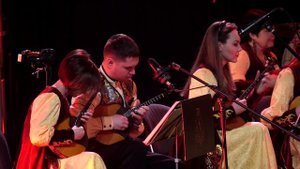 На Юн Кин обр. р.н.п. «Как у бабушки козел». Солистка Анна Моринова (баян), дирижёр Юрий Горобец.