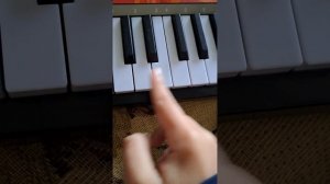 Как играть на (ионике пианино) песню с днем рождения