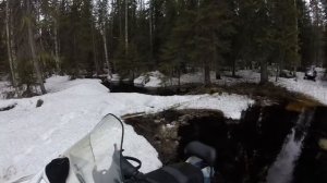 На зимнюю рыбалку весной. НА СНЕГОХОДЕ ПО ВОДЕ. Через болота, леса, ручьи.