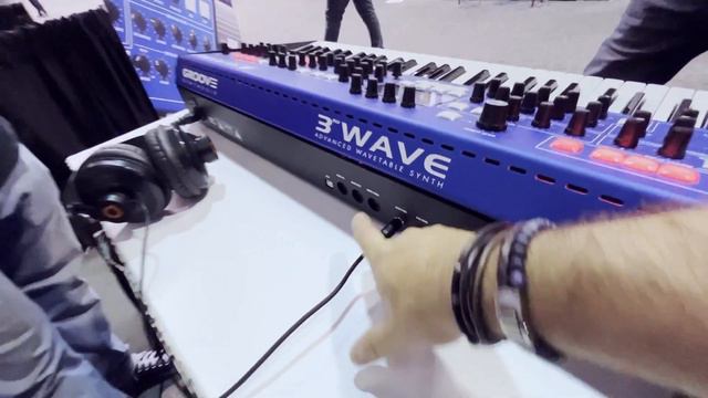 [NAMM 2022] GROOVE SYNTHESIS 3RD WAVE : Synthé 4 parties multi timbrales à tables d'ondes смотреть онлайн