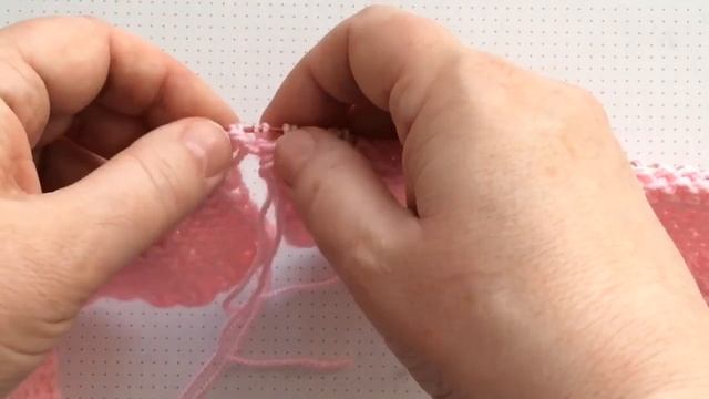 Плечо спицами. Закрытие петель плеча без шва по лицевой глади. Маленький мастер класс смотреть онлайн