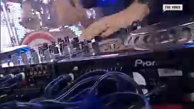 David Guetta Ft. Chris Willis - Love Is Gone (Live version) смотреть онлайн