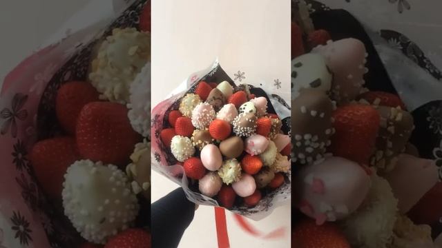 Клубника в шоколаде, клубничный букет.