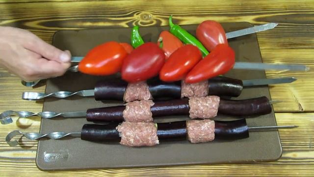 Комбо: люля-кебаб, овощи гриль, маринованный лук и сметанный соус смотреть онлайн