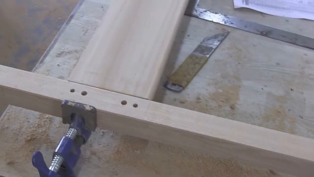 Как изготовить кровать из дерева ручным фрезером. Wooden bed using hand milling machine смотреть онлайн