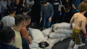 Тиктокер нарвался на бойца, в итоге несколько раз вылетел за ринг!Юсуф Алипханов vs Тигран Матевося