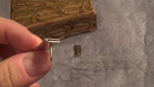 Скрытая врезка петель на шкатулке, покраска маслом с воском