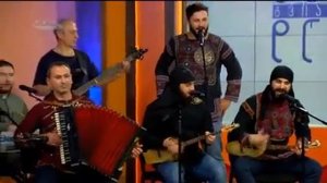 Грузинские братья пают вайнахские песни.