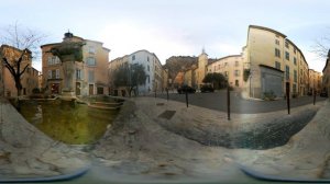 Fontaine des deux places à Cotignac