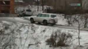 Машины и гололёд во Владивостоке