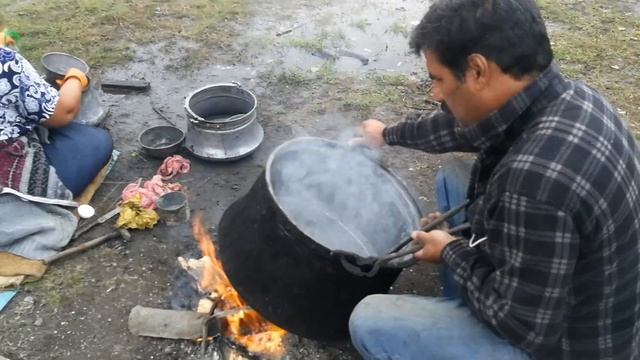 Цигани калайджии край Златица, Gypsy tinsmiths in Bulgaria смотреть онлайн