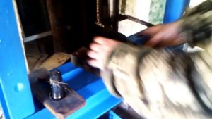 Самодельный гидравлический пресс ИСПЫТАНИЕ,