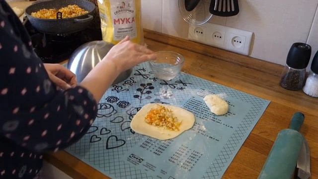 Треугольники из Пресного Теста //Постные Пирожки с Рисом//Постная Выпечка смотреть онлайн