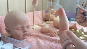 Урок 9 Как сделать реборна / Закрепление слоёв медиумами / Как закрепить роспись у куклы реборн