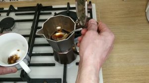 варим кофе в гейзерной кофеварке из ленты. Taller.