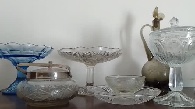 Старинное антикварное и винтажное стекло - разное и много...